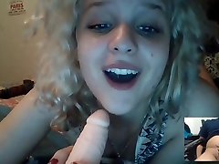 She gives a hot jawab sex on cam
