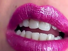 Lipstick Babe Encourages