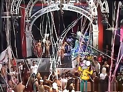 令人难以置信的色情明星在神话般的黑发的，金发碧眼的性别剪辑