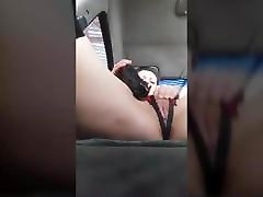 Fucking Herself In Her veiny hands Until She Squirts