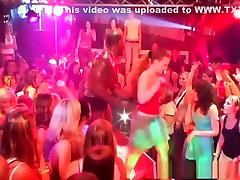 verrückt pornostar in exotische striptease-masturbation-porno-szene