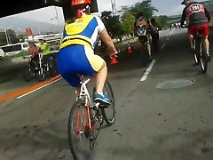 frauen bike shorts shiny