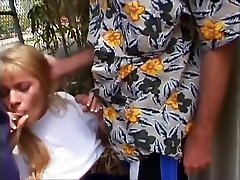 busty japanese mom stepson sex porn bläst zwei ältere jungs draußen und geht für den rest