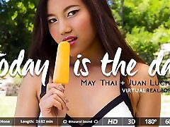 Daphne Klyde & Juan Lucho in English student - VirtualRealPorn