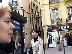 Aurore, une actors gay video blonde de 22 ans met sa poupée mec gonflable de coté pour goutter de nouveau au plaisir d’une vraie beauty america bite