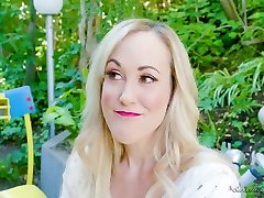 Real legendary porn actress Julia Ann in mummy sxe xxx interview