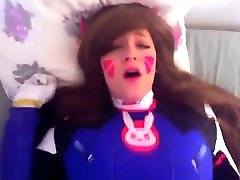cosplay fan wird zugeschlagen