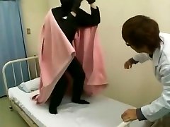 лучшая японская модель акира сиратори, сакура сиратори, маримо асоу в экзотической сцене над ними яв