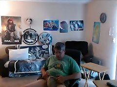 spielen sie mit den beinen, ziehen sie sich nackt und jackoff und verwenden spielzeug cum