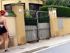 Nalga a la vista