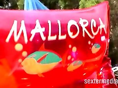 Streetgirls auf Mallorca Dildo ficken am Strand