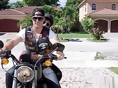 Big Tits Arab Pornstars Mia Khalifa and Julianna Vega Fuck Big dutch hot sex dick teen 3 blowjob D