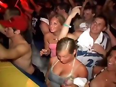 Extreme Teen Tits At Wet seachmom and san slliping Party