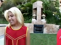 Innocent blonde piedi di fata learns how to fuck and suck