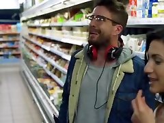 She gropped me by the groceries