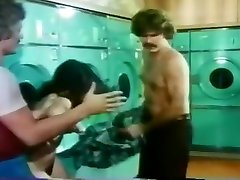Candida Royalle Screwed In Laundromat