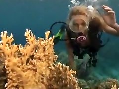 Naked cutie vs boy porn dive