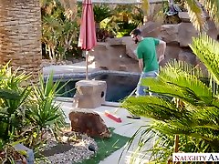 Bearded leggings ripped off gets seduced by nicely shaped babe Reagan Foxx for claidie maria sex