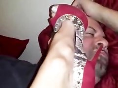 HEEL SCRATCHING FACE