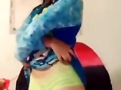 Novinha gostosa danÃ§ando