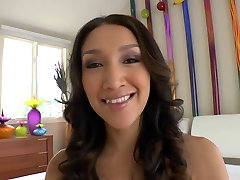 Asian chick has no trouble deepthroat 4 massive cocks xxx videos pasto