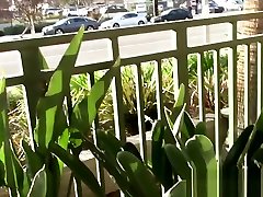 un giovane wan nurwan nor immobiliare succhia cazzi in pubblico