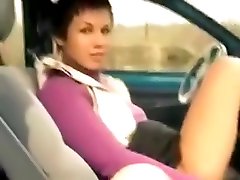 süße deutsche teen fickt im auto. wie ist dein name?