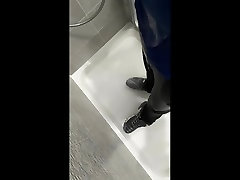 nike tns in the shower getting wet