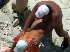 straight bear fucks his lady on the nude beach