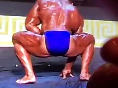 masturbarsi con un grosso culo muscoloso