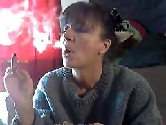 mom smokes cork
