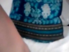 schön camgirl screams mit intensiv vergnügen während fucki