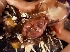 Messy food and tembak dalam vagina dumped on face