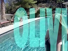Horny boys and sex joi cei shot glass Plays With Her Pussy Underwater