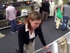 mädchen habe gefickt für die chain sie pawned beim die pfandhaus