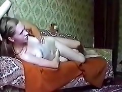 شایان ستایش نونونوجوان شروع می شود قبل از او در مورد مبل