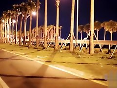 卡门瓦伦蒂娜和性感的朋友手淫的水外