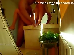 heiß blondine ex freundin gefickt auf badezimmer counter