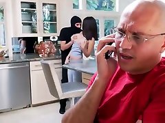 Ngay may man của ten trom trẻ tuổi
