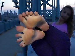nocolette bathroom foot Sabrina