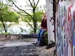 pompino in giacca di pelle