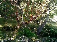 real 18 jahre alt skinny deutsch teen tut outdoor blowjob und bekommt sperma im mund. pov