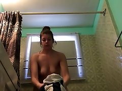 meine schwägerin zeigt mir ihre muschi auf hidden cam. große milf arsch