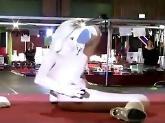 Yasmine Gold Public Solo