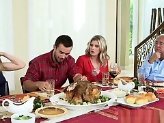 Milf femmes de menages And Teen Sydney Enjoy Sharing Big Boner