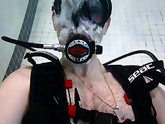 scuba jerking off underwater