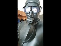 re-breathing bag connected to gas mask