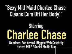 la bonne milf doyan married charlee chase nettoie le sperme de son corps!