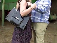 chubby big titsu they love anal gorda machacada en el granero