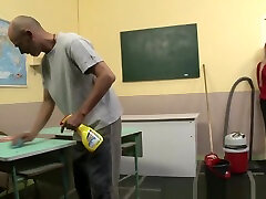 нытье мамаша сдержанным и дисциплинированным